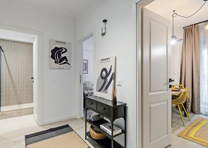 Modern Apartment *